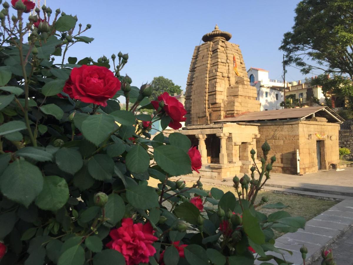 Dwarahat Katyuri Kings Divine Stay- Babaji'S Cave מראה חיצוני תמונה